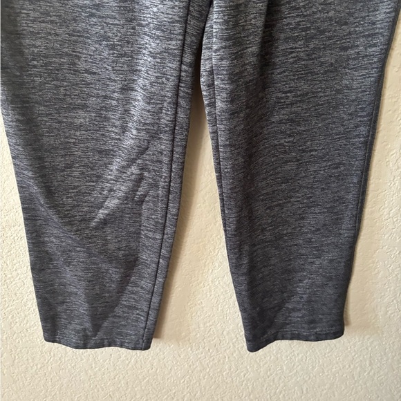 Adidas Gray Sweatpants with Elastic Waistband and Mélange Texture - Picture 3 of 11
